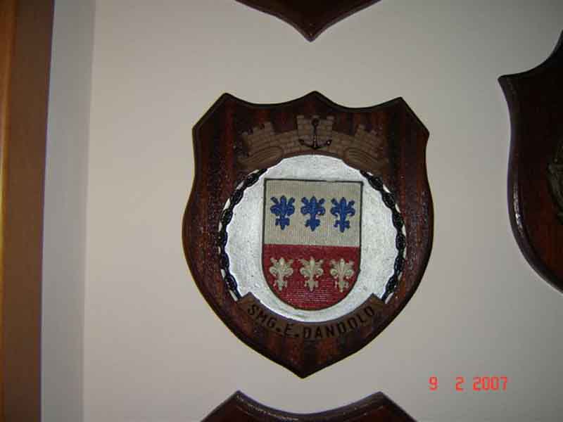 Crest_colori